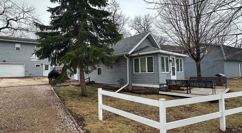 13724 Sunset Dr - Property Image