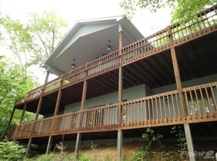 889 Cove Point Rd, La Follette, TN 37766