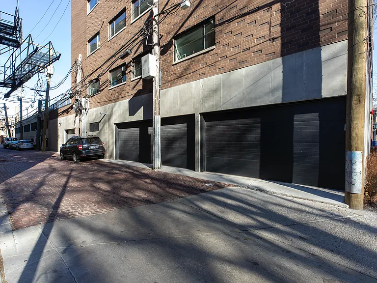 516 W Arlington Pl — Photo 9