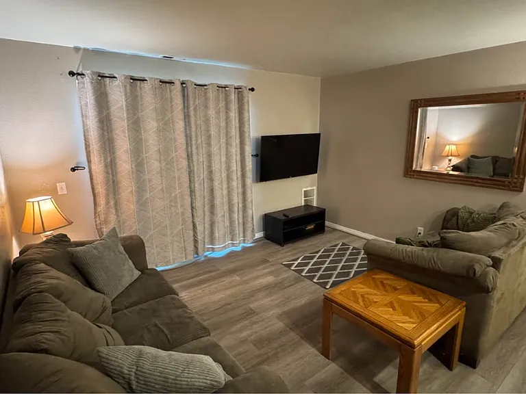 108 W Cougar Blvd #220 — Photo 1