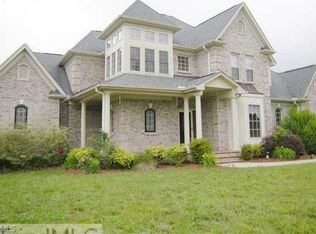 7563 Haw Meadows Dr, Stokesdale, NC 27357