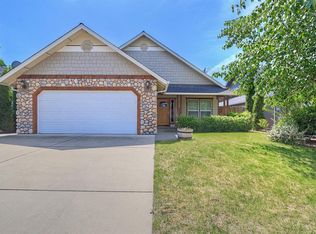 1497 SW David Dr, Grants Pass, OR 97527