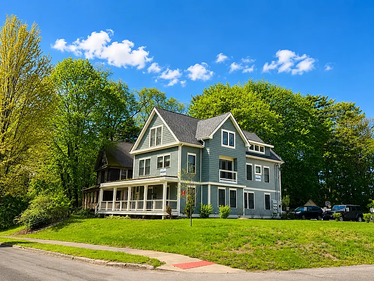 200 Highland Ave — Photo 19
