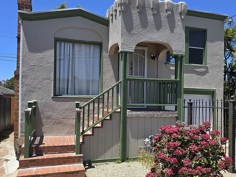 441 Wilson Ave — Photo 8