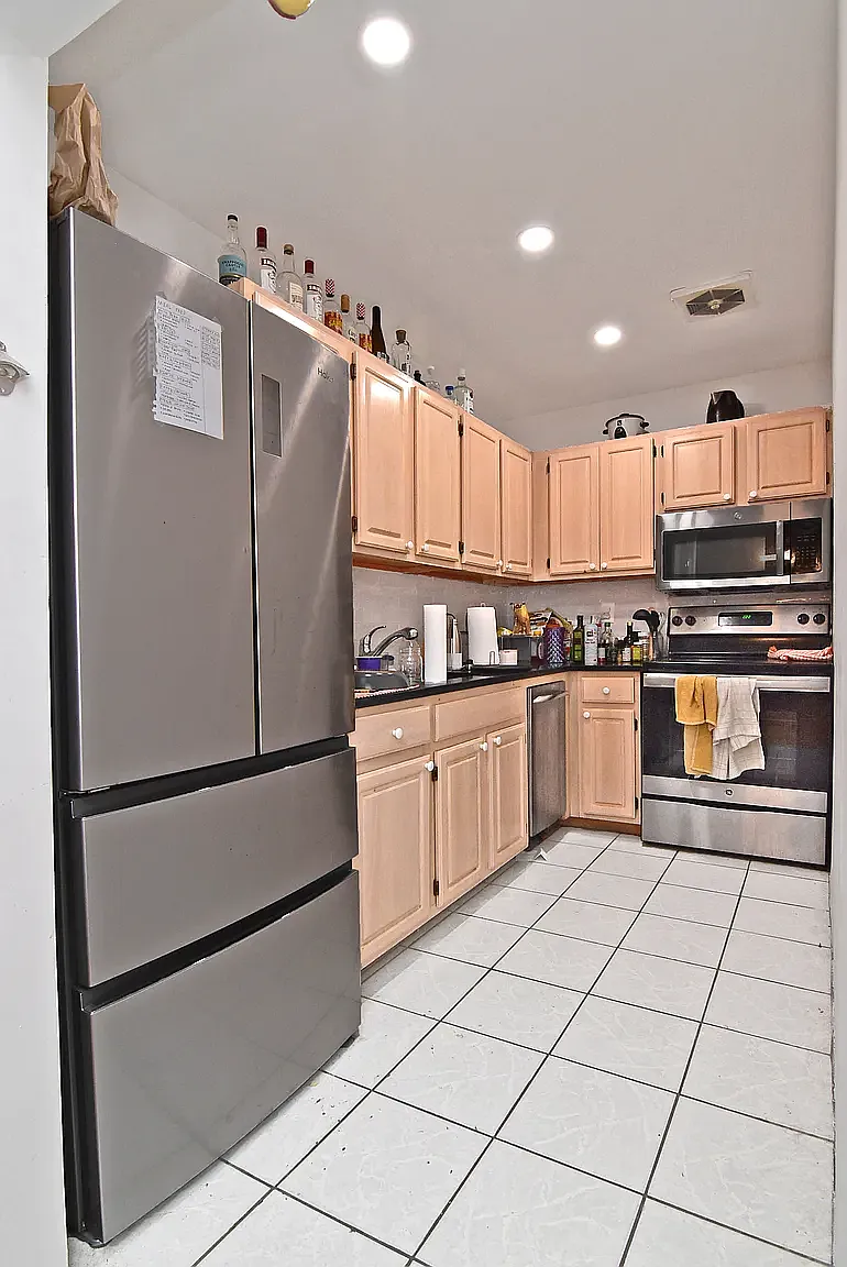 80 Clinton Street — Photo 3