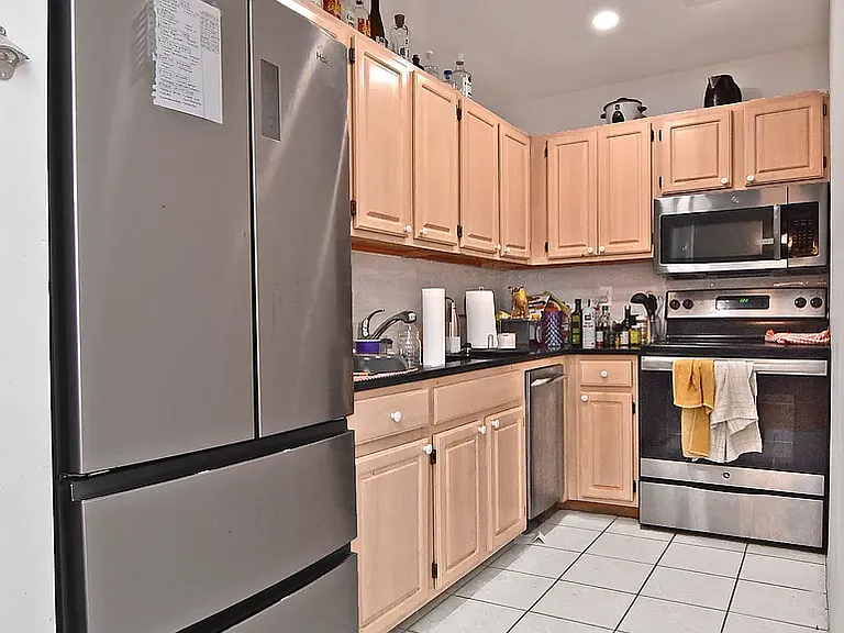 80 Clinton St #3B — Photo 3