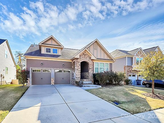 2nd image of 10083 Castlebrooke Dr