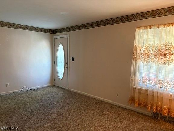5th image of 884 Hartshorn St