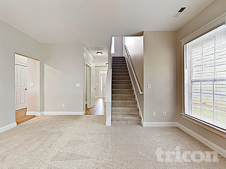 6723 Dunton St — Photo 4