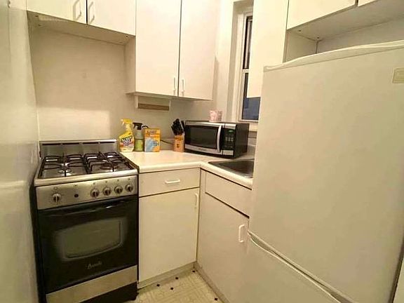 5th image of 519 E 81st St APT 2A