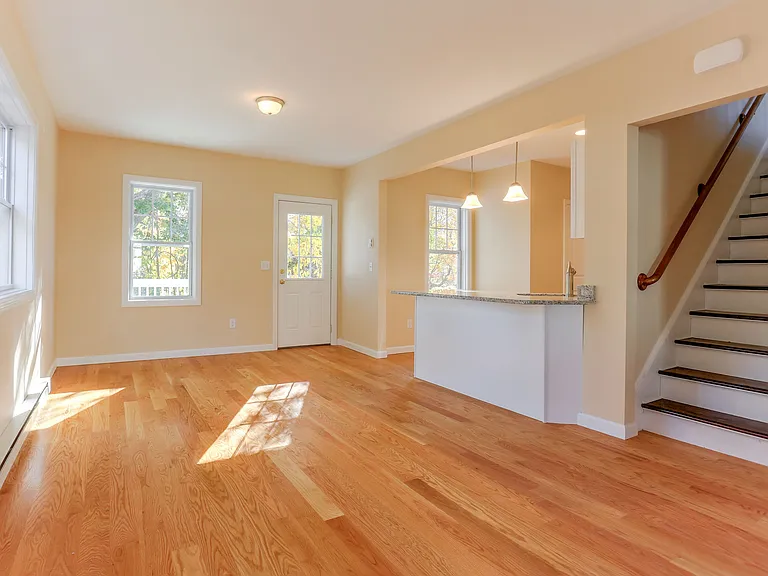 51 Warner St — Photo 4