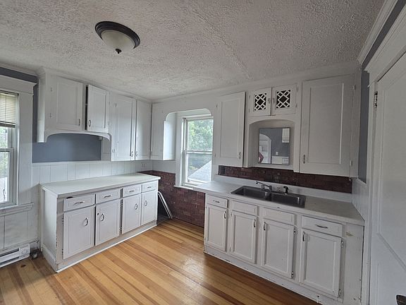 2nd image of 91 Broad St #2
