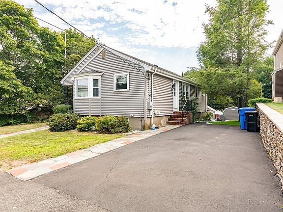 3rd image of 52 Burpee Rd