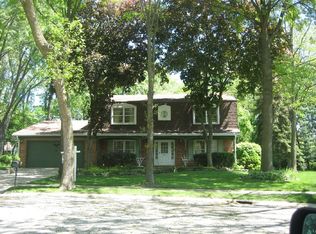 26W044 Cree Ln, Wheaton, IL 60189