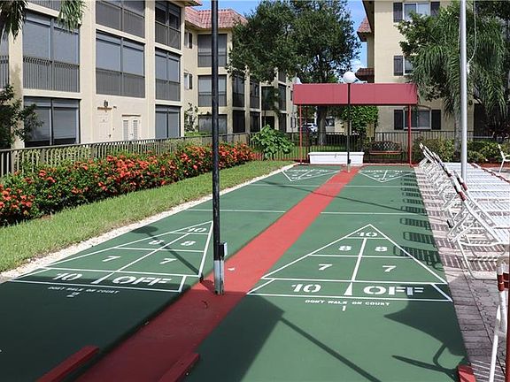 shuffle board 