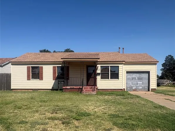 925 E Oakwood Ave, Altus, OK 73521