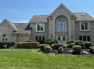 1919 Rolling Woods Dr, Troy, MI 48098