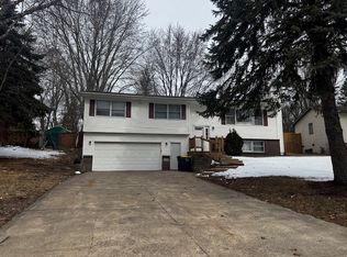 11320 Interlachen Rd, Chisago City, MN 55013