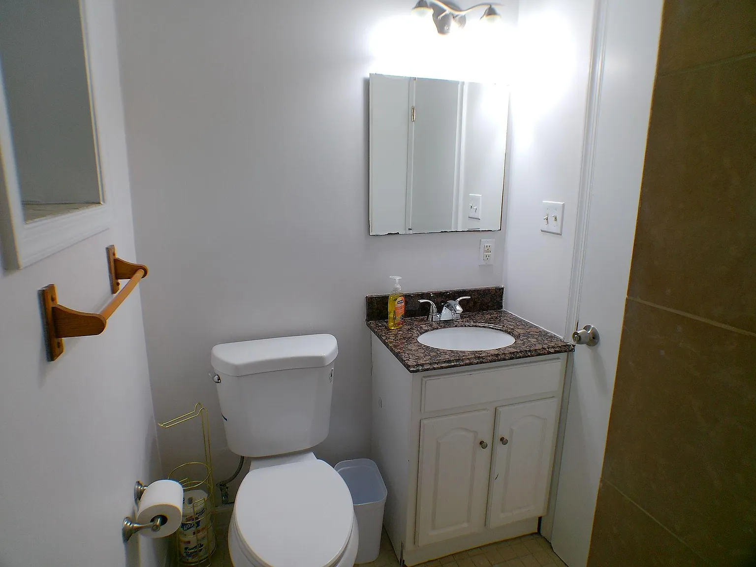 4 bed, 2.0 bath, 1400 sqft, $992 — Photo 4