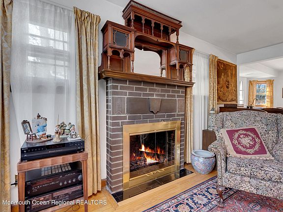 3rd image of 298 Jerome Ave