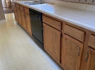 606 S Riverside Dr, Winamac, IN 46996