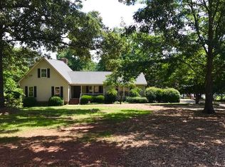 1142 Moorehead Pl, Pendleton, SC 29670