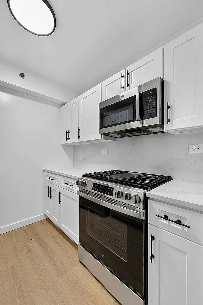218 Myrtle Avenue — Photo 3