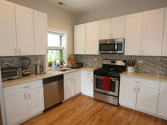 2nd image of 3609 N Lakewood Ave APT 2N