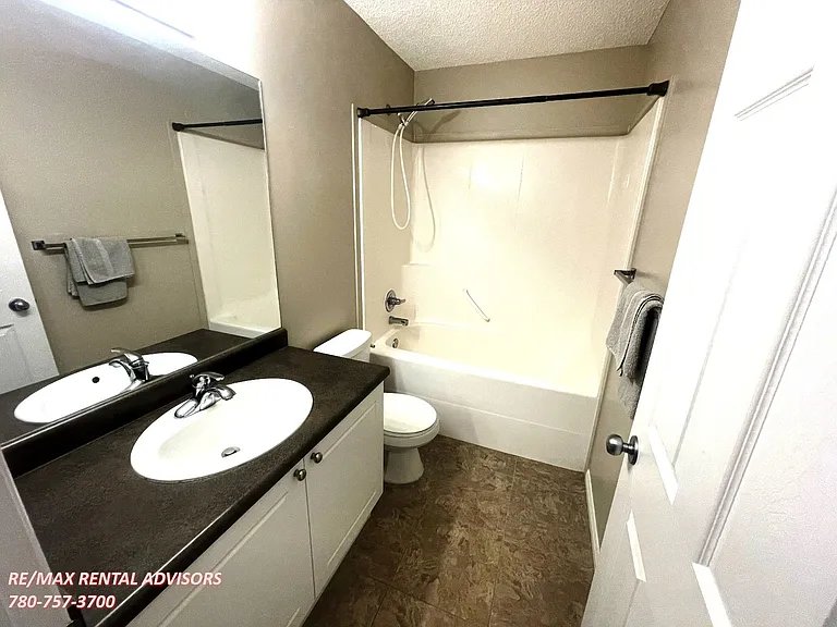 2004 Grantham Ct NW #9 — Photo 17