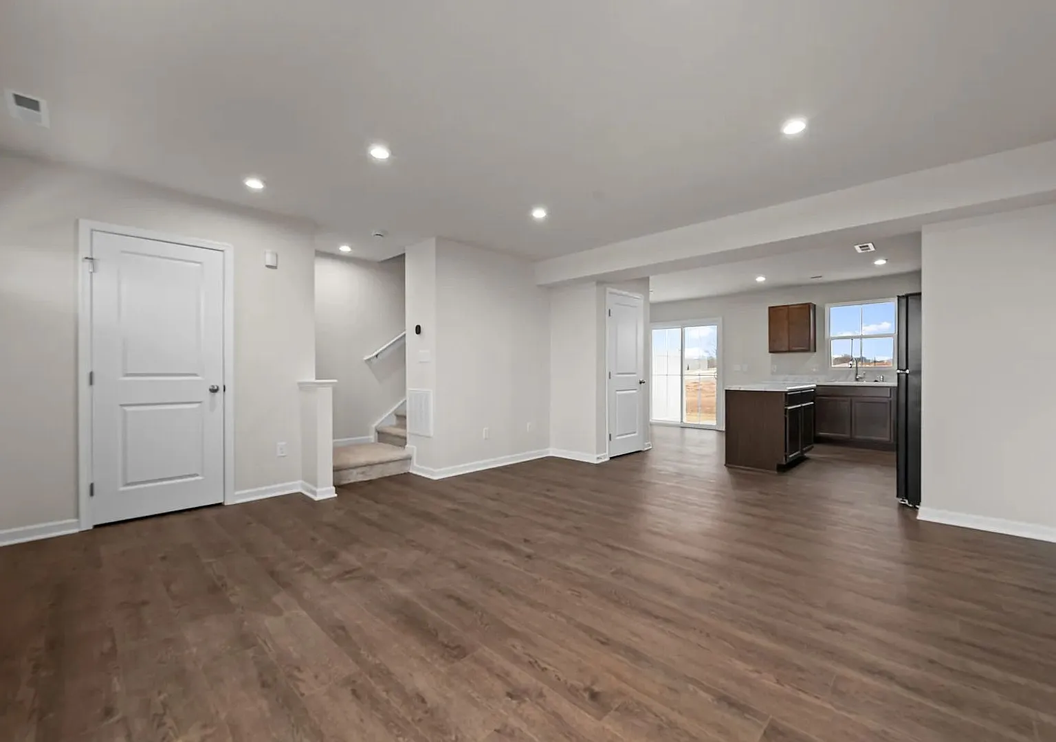1018 Cambria Lane — Photo 2