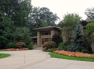 9225 Province Ln, Brecksville, OH 44141