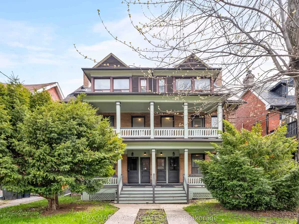 359 Crawford St, Toronto, ON M6J 2V7