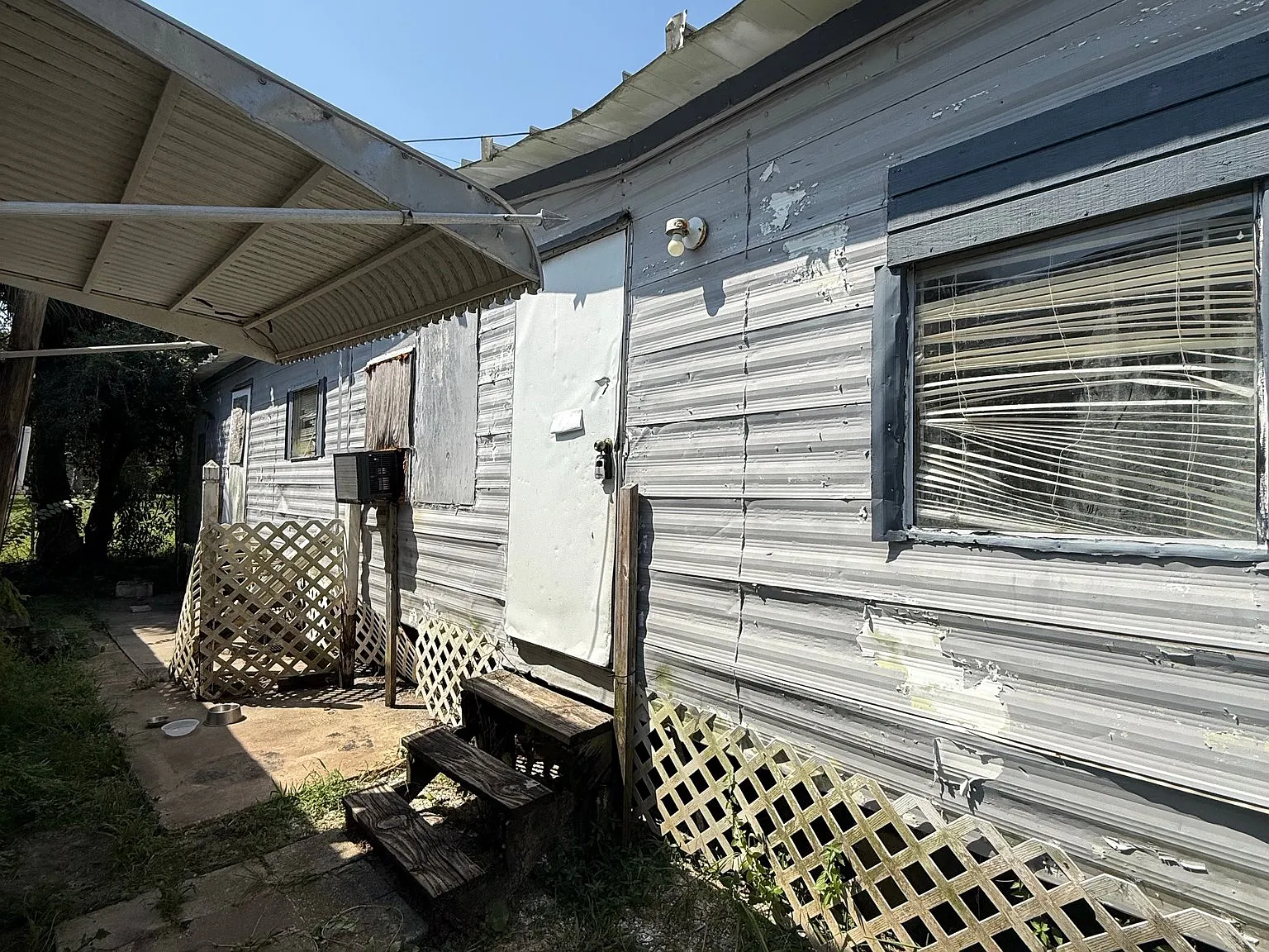 Two-Bedroom Handyman Special - Daytona Beach, Florida — Photo 3
