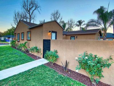 17501 Kittridge St, Van Nuys, CA, 91406
