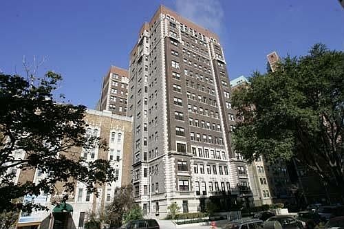 2nd image of 424 W Melrose St APT 9B