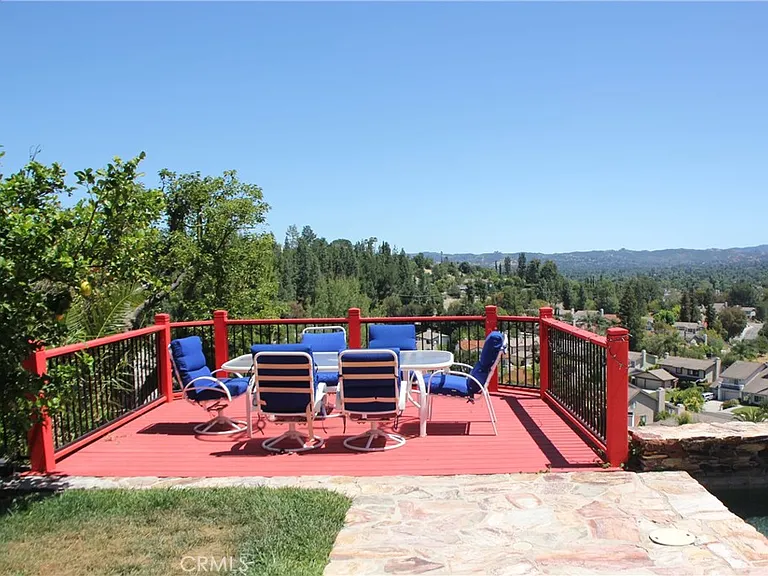 24574 Indian Hill Ln — Photo 16