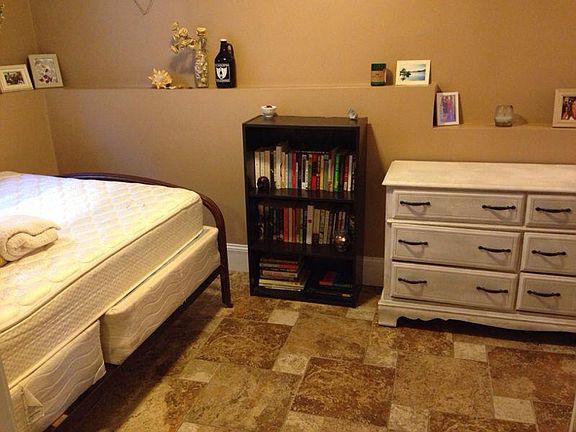 4th image of 8 Saint Lukes Rd APT B