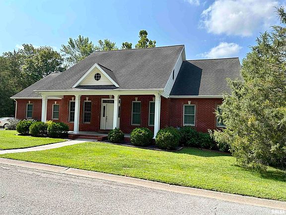 2nd image of 1165 Grand Oak Dr