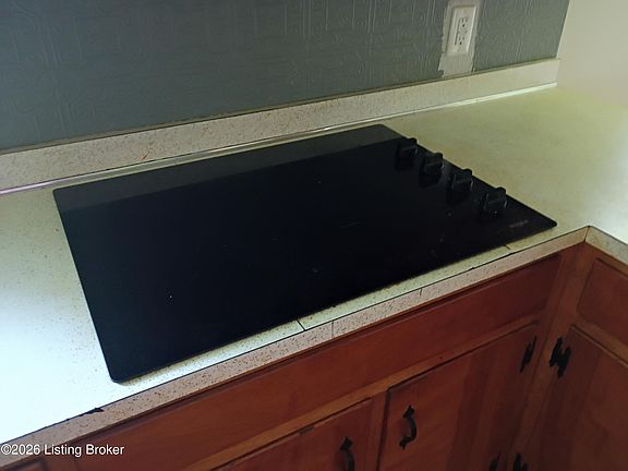 3rd image of 845 Bleemel Ln
