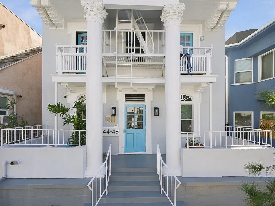 48 Navy St #9
