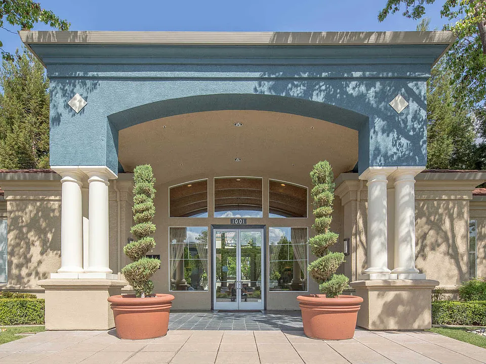 Leasing Office