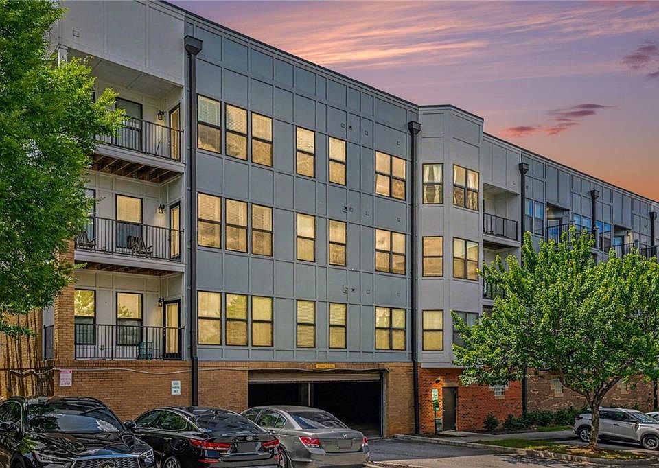 1st image of 898 Oak St SW Unit 1318