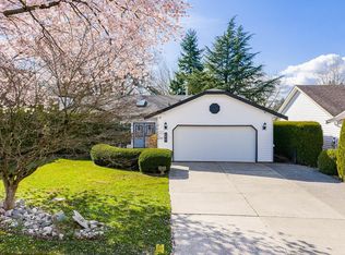 5935 169a St, Surrey, BC V3S6Y6
