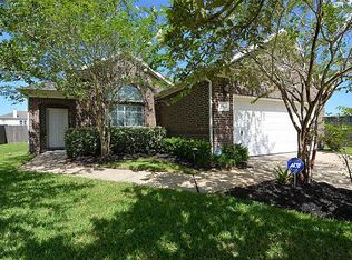 1902 Hollow Mist Ln, Pearland, TX 77581