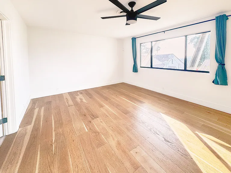 1133 Berkeley Dr — Photo 12