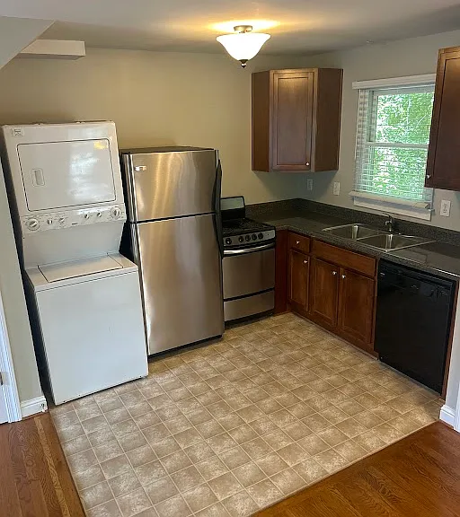 88 Lucy St SE #D — Photo 5