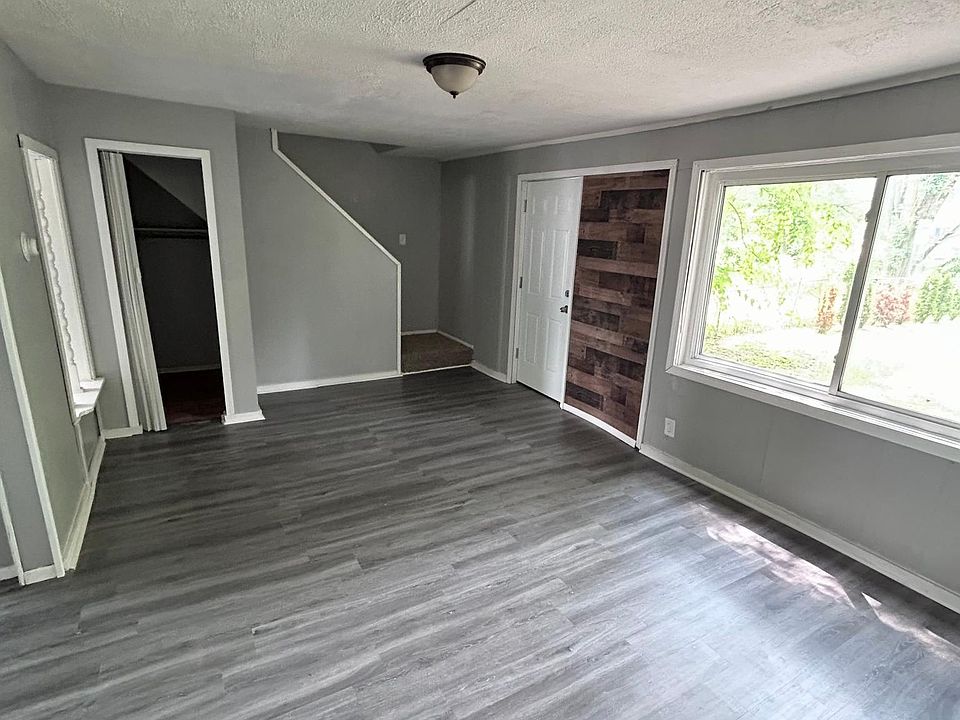 1st image of 32235 Hillsdale Ct