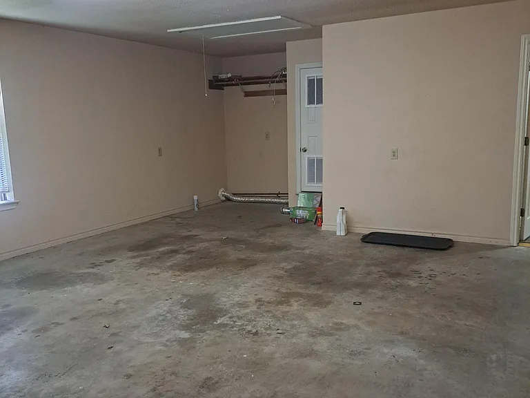 1405 Nottingham Dr — Photo 17