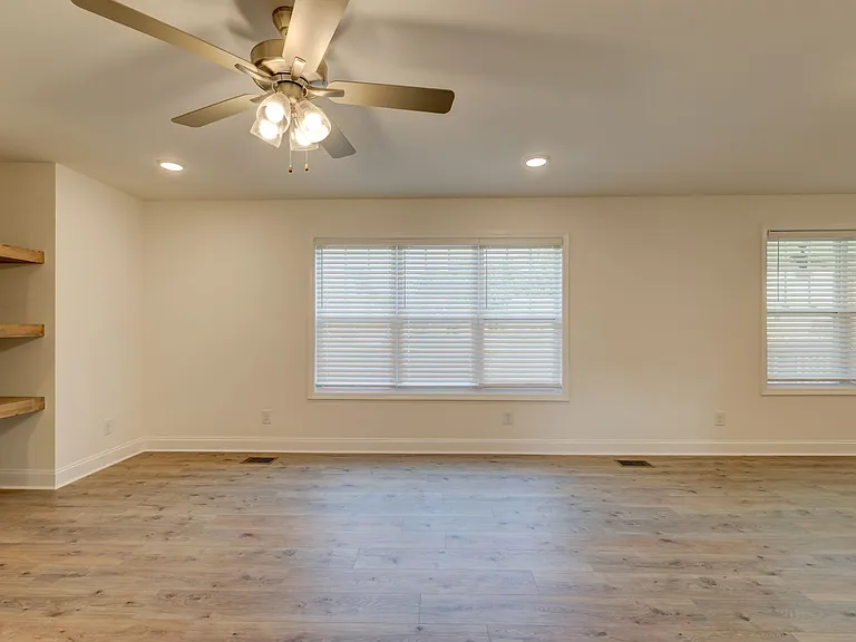 1385 Harmon Ln — Photo 38