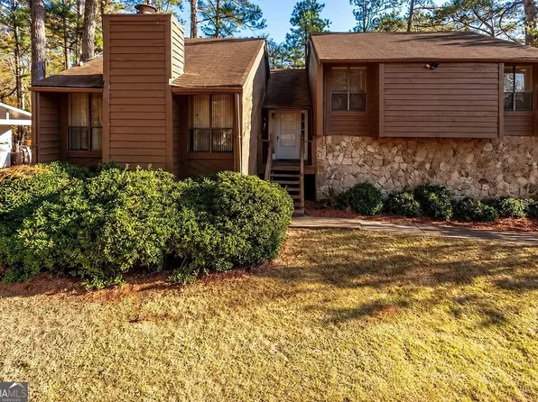 8642 Plumtree Dr, Riverdale, GA 30274
